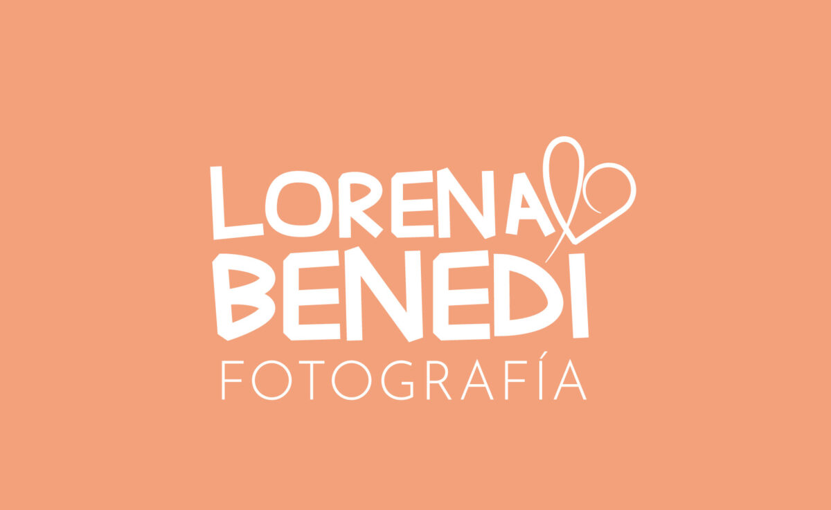 Logotipo para Lorena Benedi Fotografía en su versión negativa.